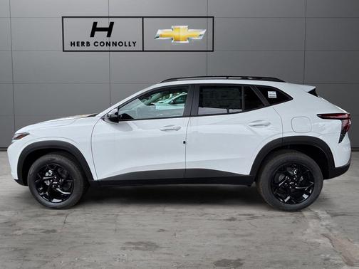 Summit White 2026 Chevrolet Trax LT