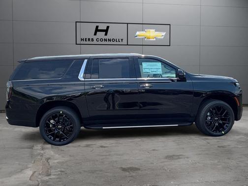 Black 2026 Chevrolet Suburban Premier