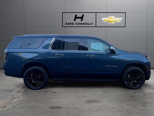 Lakeshore Blue Metallic 2027 Chevrolet Suburban Premier