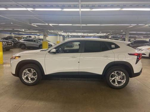 2025 Chevrolet Trax LS