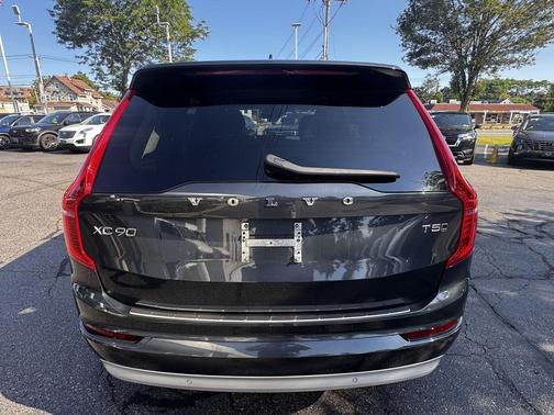 Savile Grey Metallic 2022 Volvo XC90 T5 Momentum