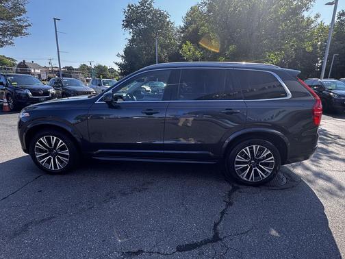 Savile Grey Metallic 2022 Volvo XC90 T5 Momentum