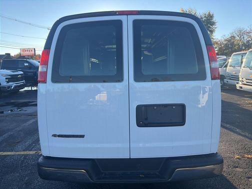 2025 Chevrolet Express 2500 RWD 2500 Regular Wheelbase WT