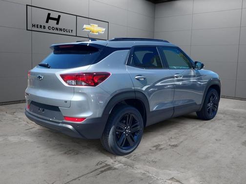 Sterling Gray Metallic 2026 Chevrolet Trailblazer LT