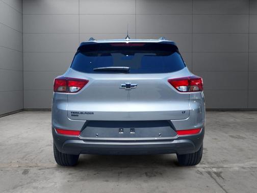 Sterling Gray Metallic 2026 Chevrolet Trailblazer LT