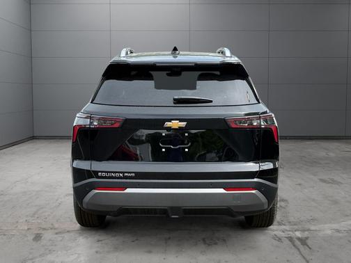 Mosaic Black Metallic 2026 Chevrolet Equinox 1LT