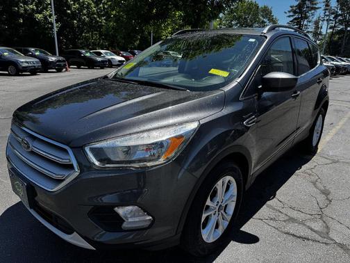 Magnetic 2018 Ford Escape SE