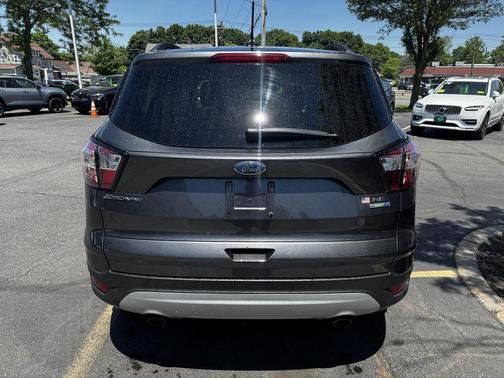 Magnetic 2018 Ford Escape SE