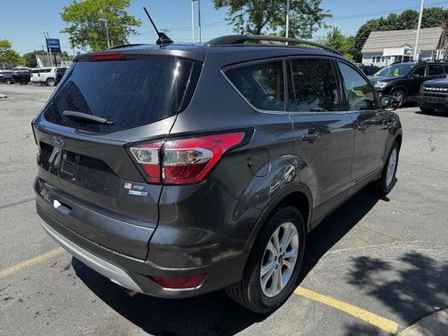 Magnetic 2018 Ford Escape SE