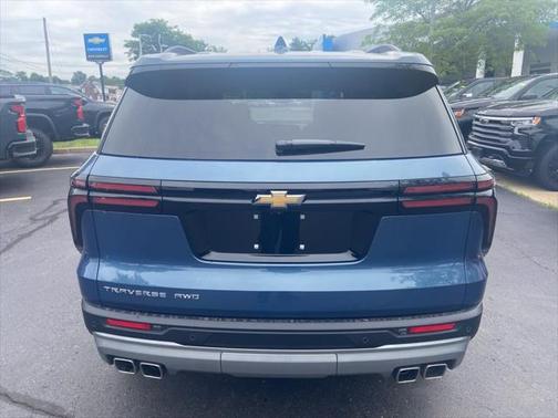 2025 Chevrolet Traverse LT