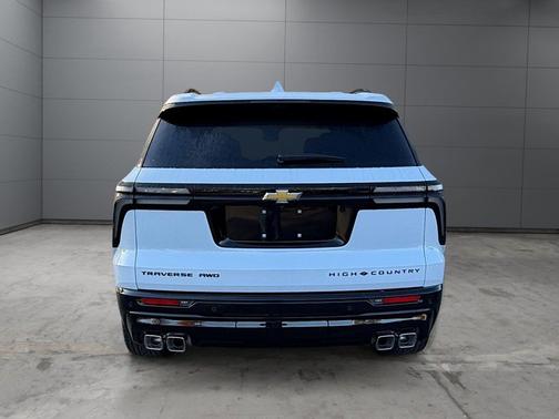 Polar White Tricoat 2027 Chevrolet Traverse High Country