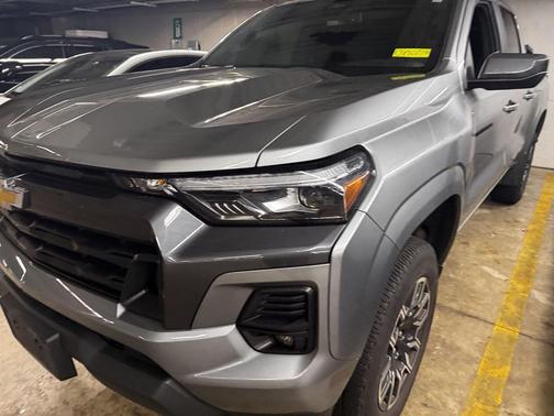 Sterling Gray Metallic 2024 Chevrolet Colorado LT