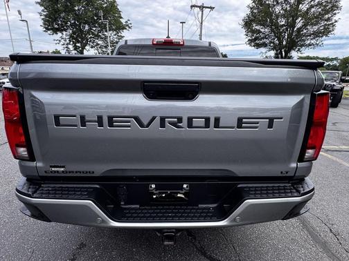 Sterling Gray Metallic 2024 Chevrolet Colorado LT