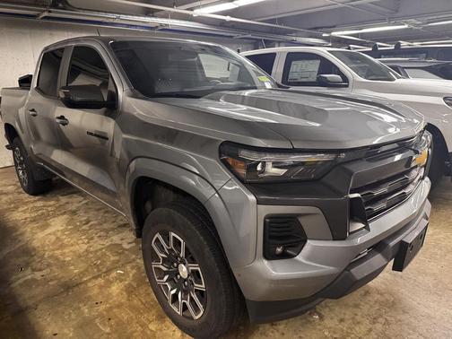 Sterling Gray Metallic 2024 Chevrolet Colorado LT