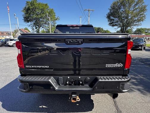 Mosaic Black Metallic 2022 Chevrolet Silverado 2500 High Country
