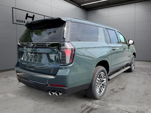 Cypress Gray 2026 Chevrolet Suburban Z71, 4WD