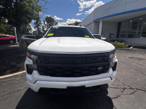 Summit White 2024 Chevrolet Silverado 1500 Custom
