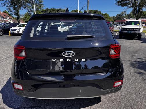 Black Noir Pearl 2020 Hyundai VENUE SE