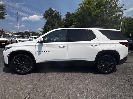 Summit White 2023 Chevrolet Traverse RS