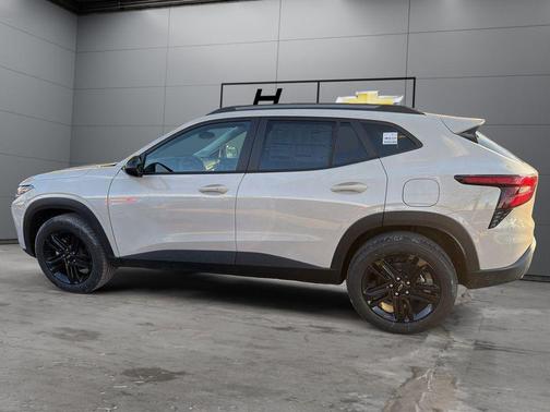 White Sands 2026 Chevrolet Trax FWD ACTIV