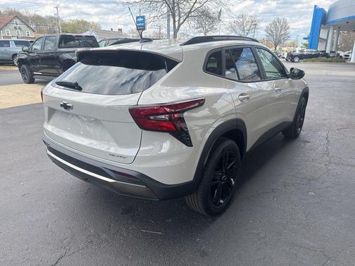 White Sands 2026 Chevrolet Trax FWD ACTIV