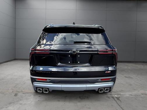 Mosaic Black Metallic 2027 Chevrolet Traverse AWD Z71
