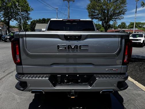 Sterling Metallic 2024 GMC Sierra 1500 AT4