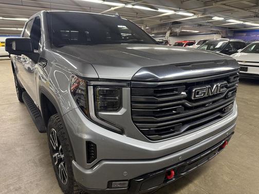 Sterling Metallic 2024 GMC Sierra 1500 AT4