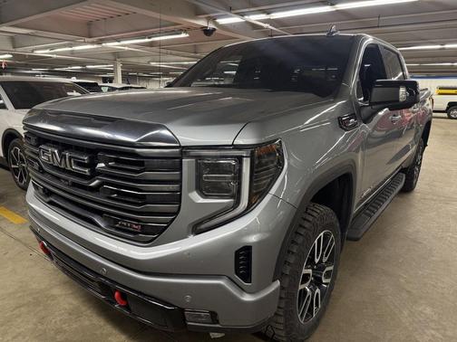 Sterling Metallic 2024 GMC Sierra 1500 AT4