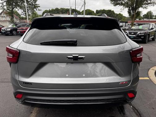 Sterling Gray Metallic 2026 Chevrolet Trax FWD 2RS