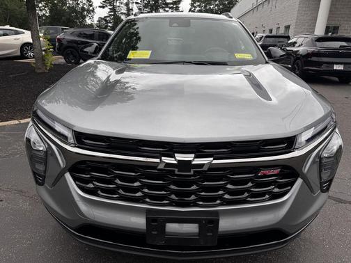 Sterling Gray Metallic 2026 Chevrolet Trax FWD 2RS