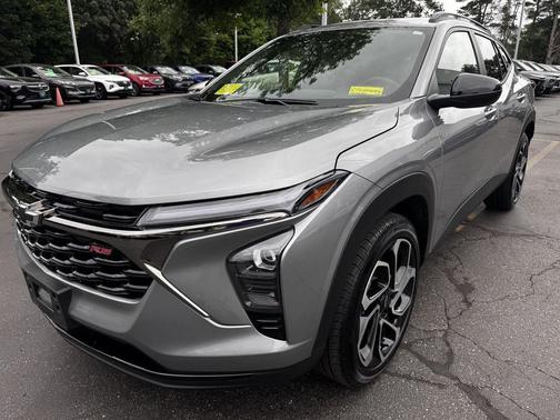 Sterling Gray Metallic 2026 Chevrolet Trax FWD 2RS