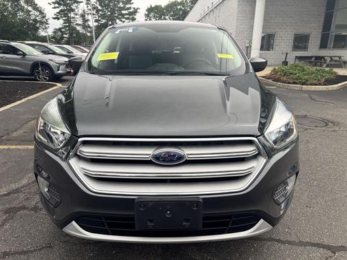 Magnetic 2019 Ford Escape SE