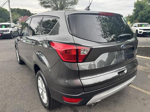 Magnetic 2019 Ford Escape SE