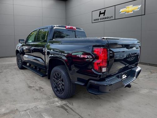 Black 2026 Chevrolet Colorado WT