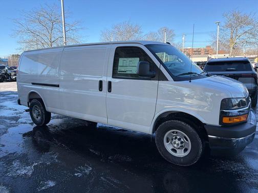 2025 Chevrolet Express 3500 RWD 3500 Extended Wheelbase WT