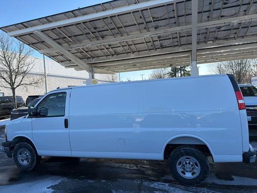 2025 Chevrolet Express 3500 RWD 3500 Extended Wheelbase WT
