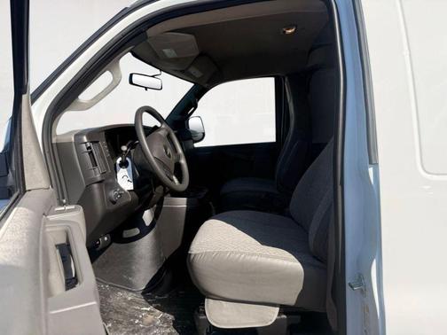 Summit White 2025 Chevrolet Express 3500 RWD 3500 Extended Wheelbase WT