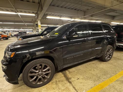 Diamond Black Crystal Pearlcoat 2018 Jeep Grand Cherokee High Altitude