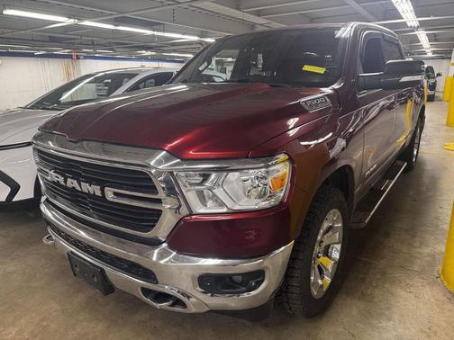 Delmonico Red Pearlcoat 2022 RAM 1500 Big Horn/Lone Star
