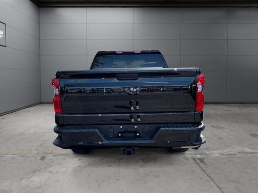Black 2026 Chevrolet Silverado 1500 Custom