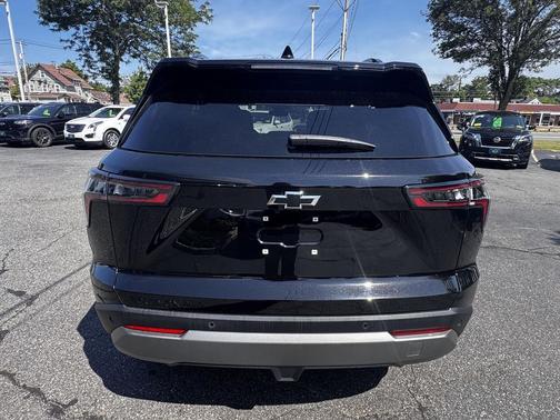 Mosaic Black Metallic 2026 Chevrolet Equinox 1LT