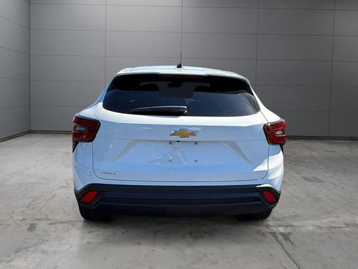 Summit White 2026 Chevrolet Trax LS