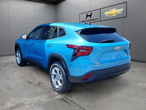 Marina Blue Metallic 2026 Chevrolet Trax LS