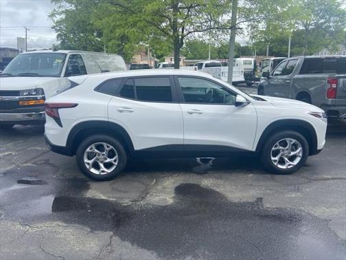 2025 Chevrolet Trax LS