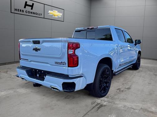 Polar White Tricoat 2026 Chevrolet Silverado 1500 High Country