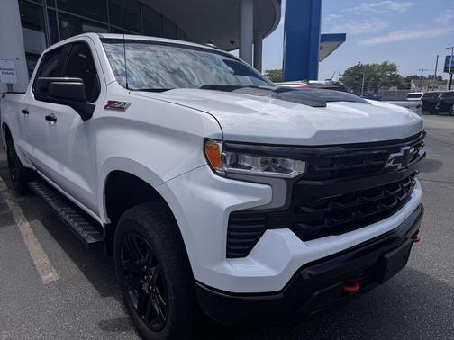 Summit White 2024 Chevrolet Silverado 1500 LT Trail Boss
