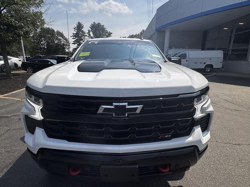Summit White 2024 Chevrolet Silverado 1500 LT Trail Boss