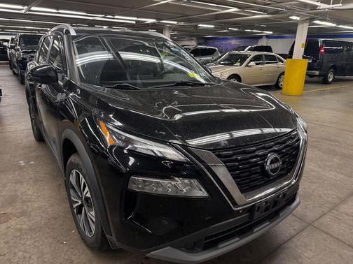 Super Black 2022 Nissan Rogue SV