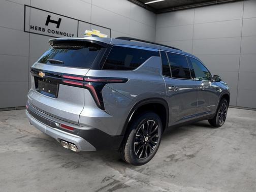 Sterling Gray Metallic 2026 Chevrolet Traverse LT